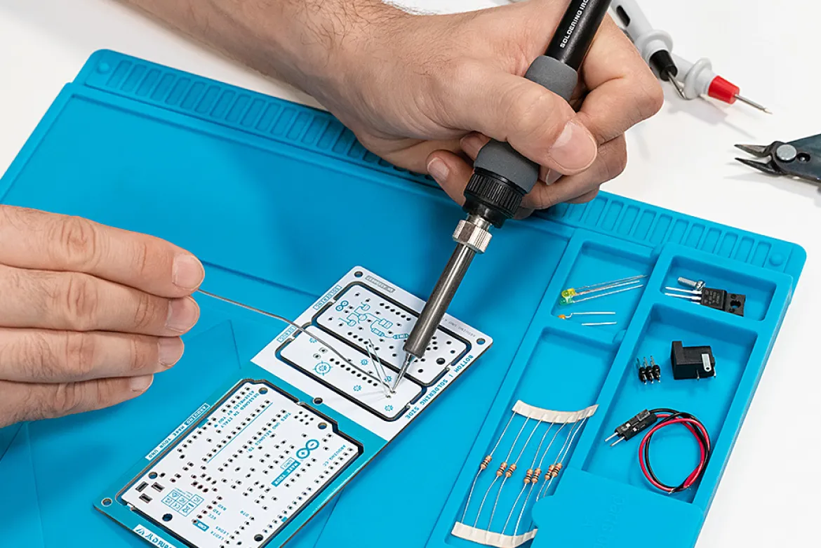 Arduino, Make Your UNO Kit, Mikrocontroller, Bausatz für Leiterplatte und Synthesizer-Shield