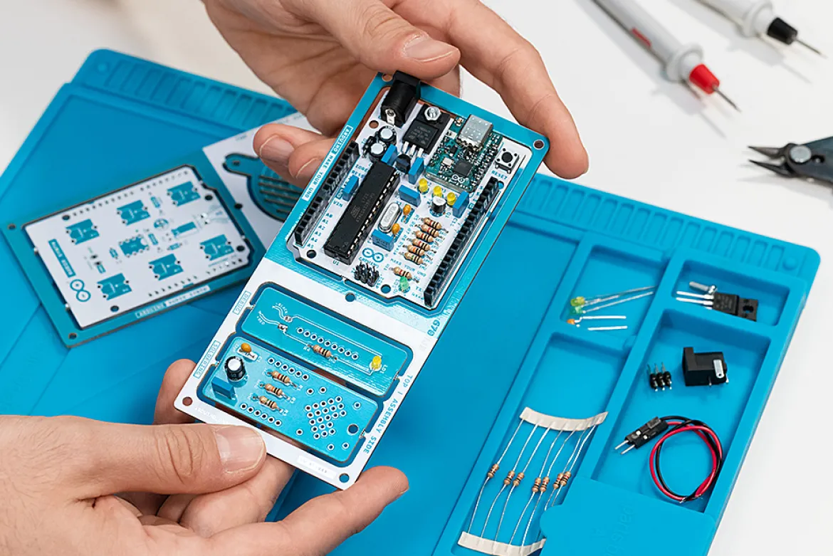 Arduino, Make Your UNO Kit, Mikrocontroller, Bausatz für Leiterplatte und Synthesizer-Shield