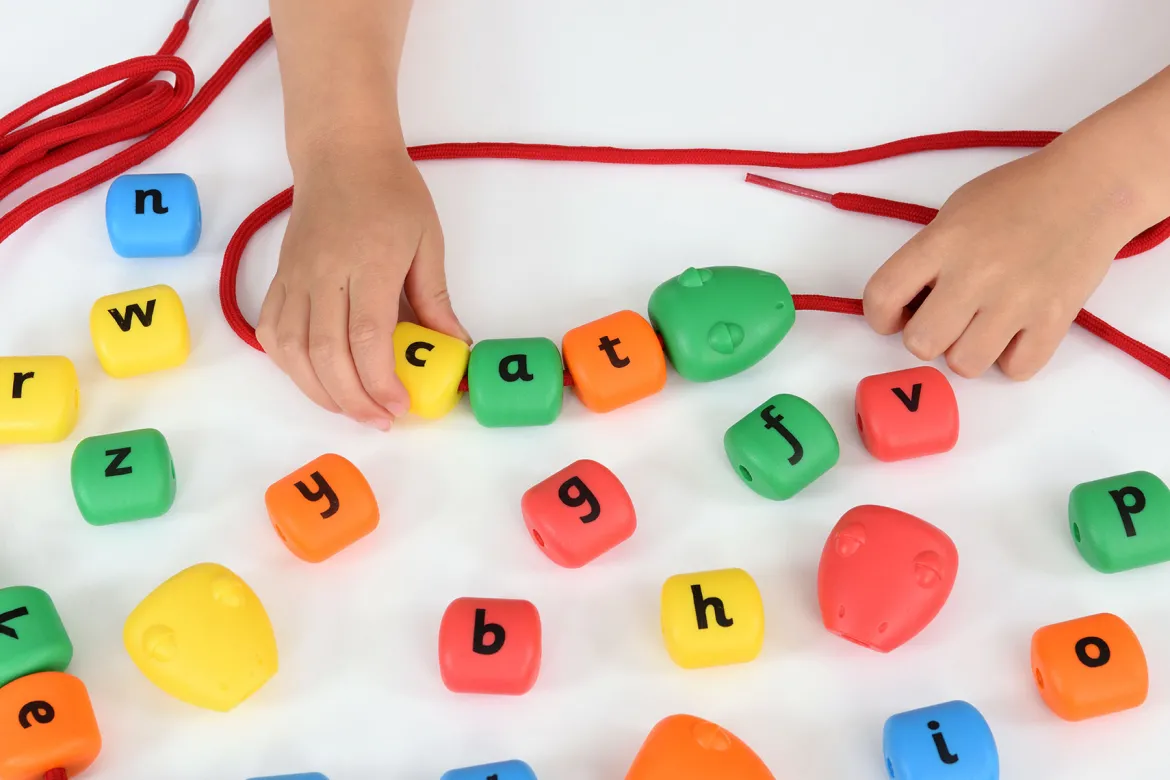 a-z Schnürschlangen, ab 3 Jahre, komplett auf Englisch