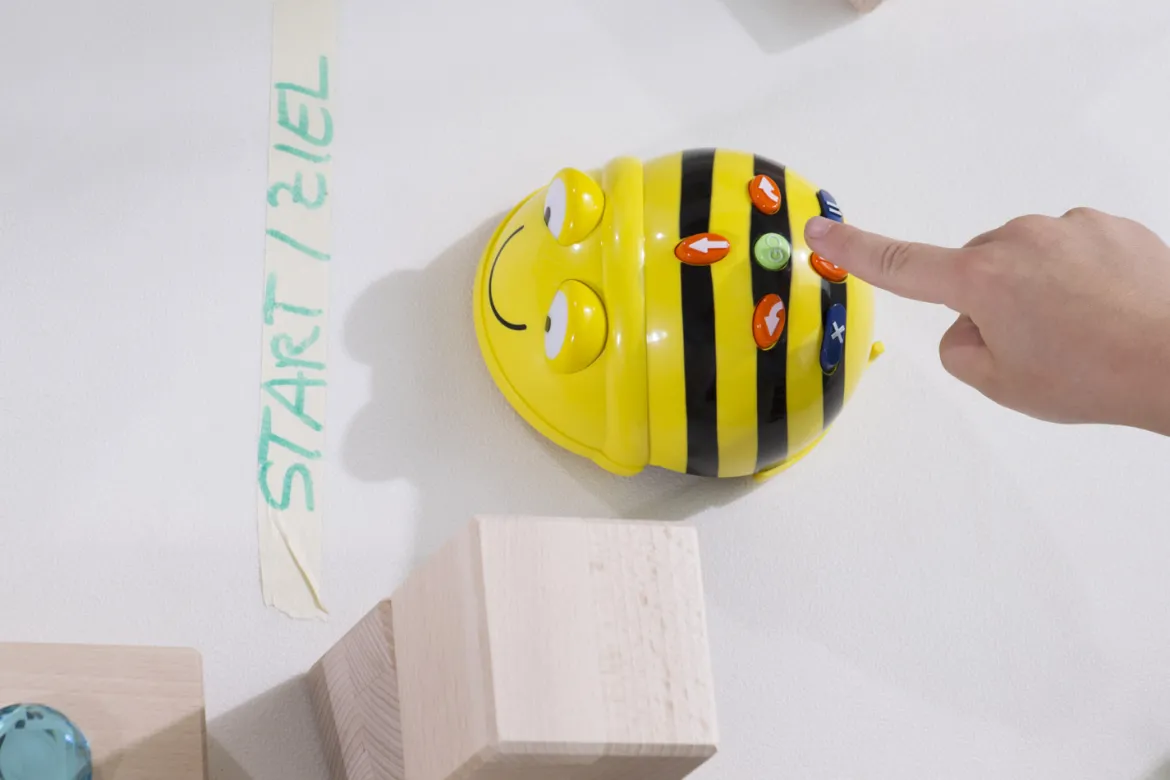 Bee-Bot, programmierbarer Roboter mit Knöpfen, einzeln