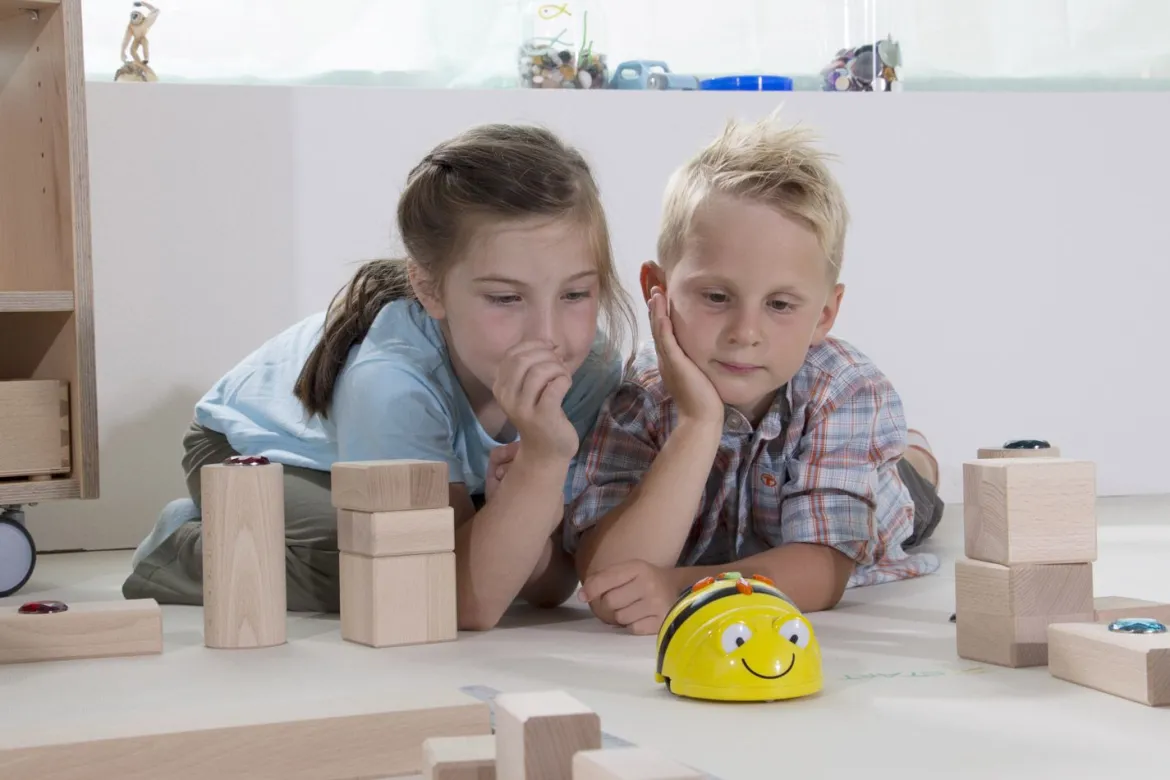 Bee-Bot, programmierbarer Roboter mit Knöpfen, einzeln
