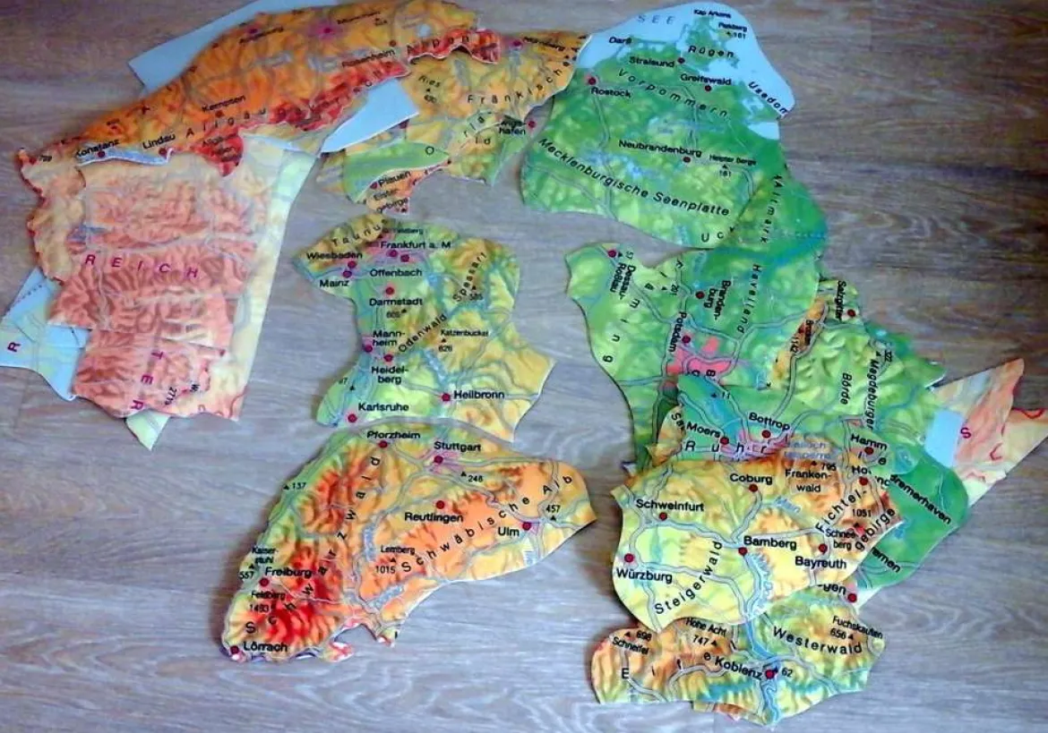 Bodenpuzzle Deutschland physisch, 32 Teile