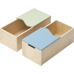 Bodenspieltisch mit Sitzbänken