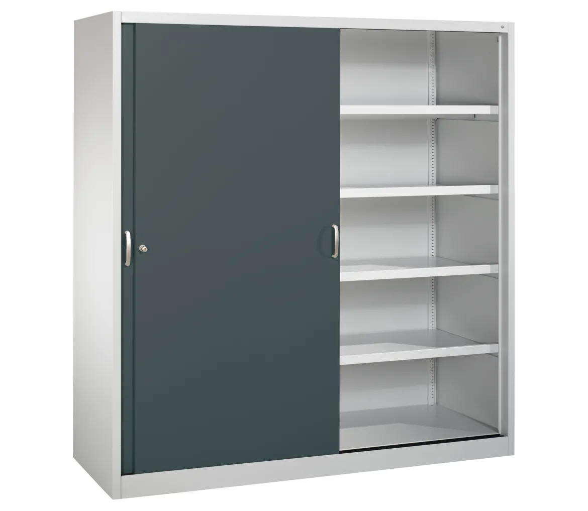 C+P Sportgeräteschrank, 1950x1900x600mm, Korpus RAL 7035 Lichtgrau, Front RAL 7016 Anthrazitgrau