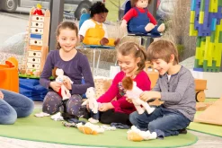 Die Joyk-Familie und Freunde, Empathie-Biegepuppen, ab 3 Jahre