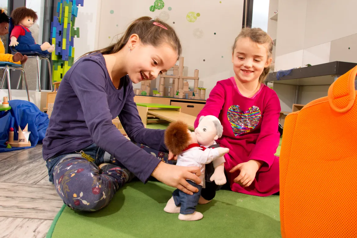 Die Joyk-Familie und Freunde, Empathie-Biegepuppen, ab 3 Jahre