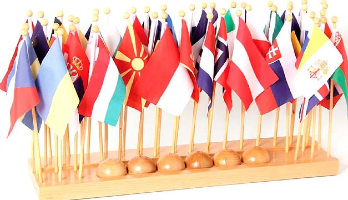 Flaggenständer mit Flaggen (Europa), ab 5 Jahre