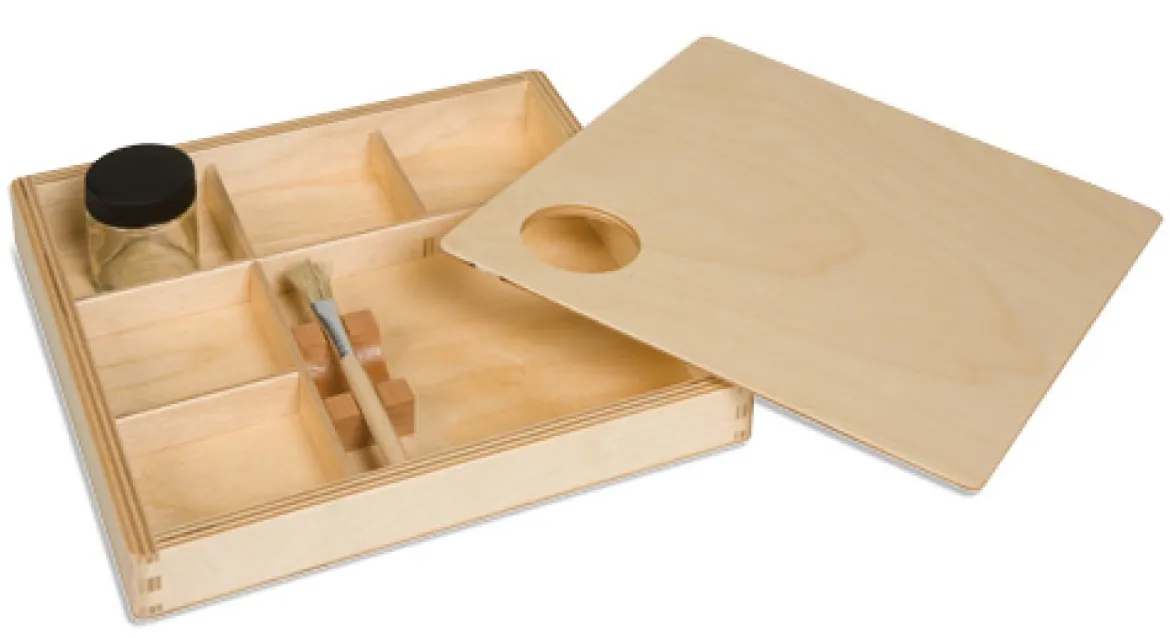 Holztablett mit Übungen zum Kleben