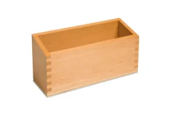 Kasten aus Holz, naturfarben