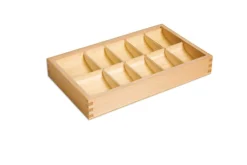 Kasten mit 10 Fächern für die Wortsymbole