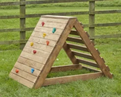 Kletterturm, freistehend, mit Griffen und Stufen, aus Holz