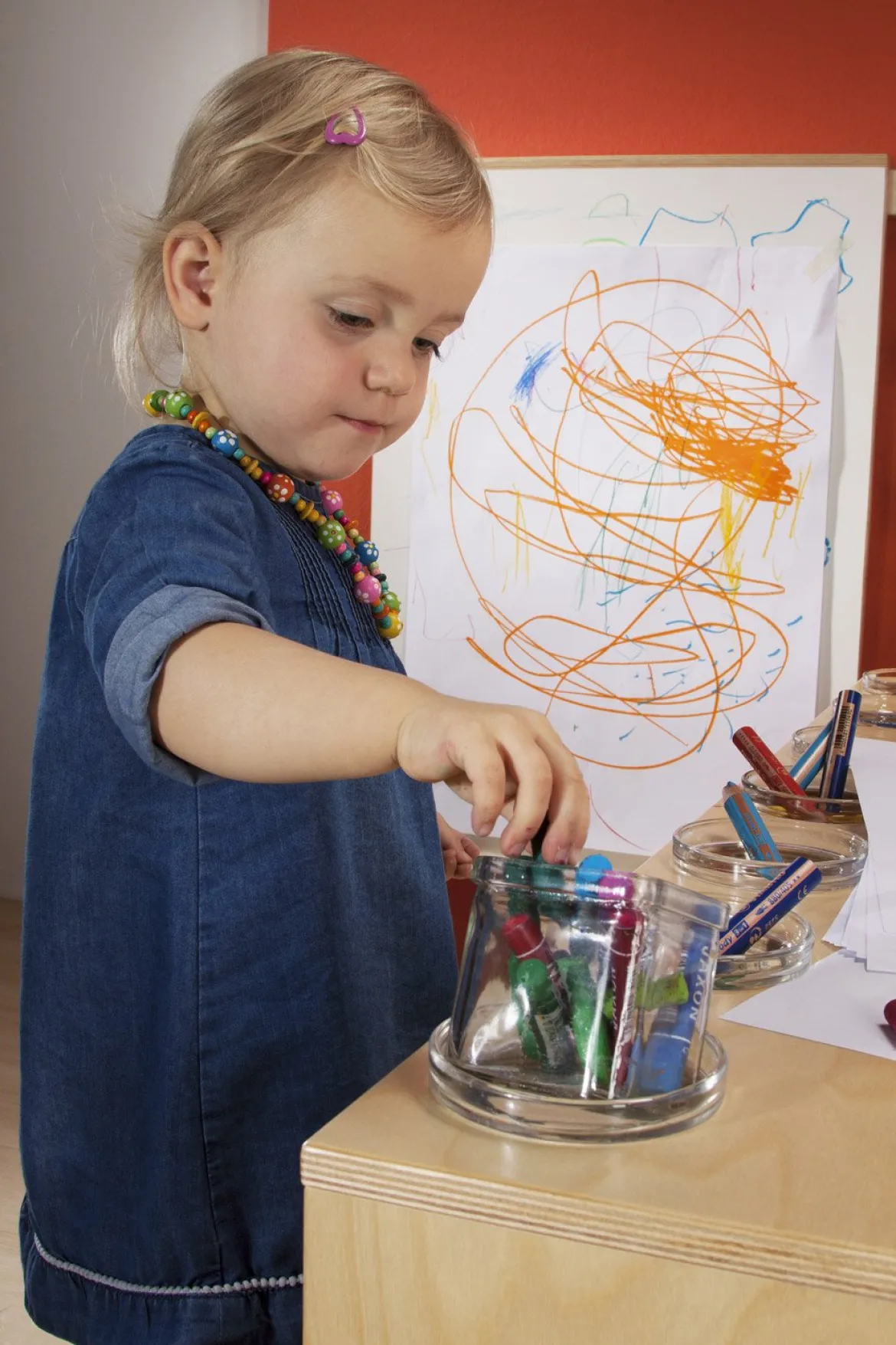 Kritzeltisch, 2-3 Jahre