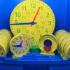 Lernuhr Klassensatz aus RE-Plastic° im Koffer
