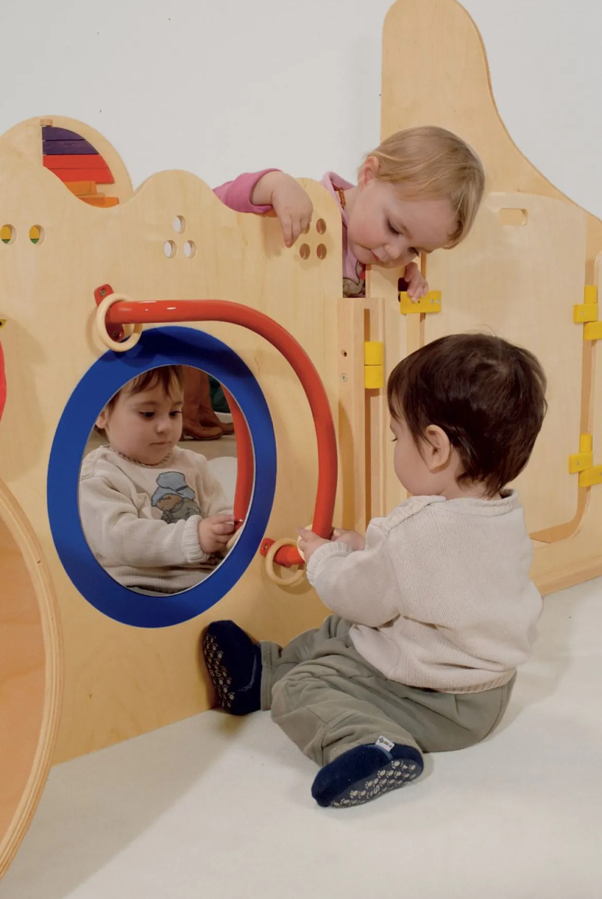 Pamini Spielwand mit Rundtunnel
