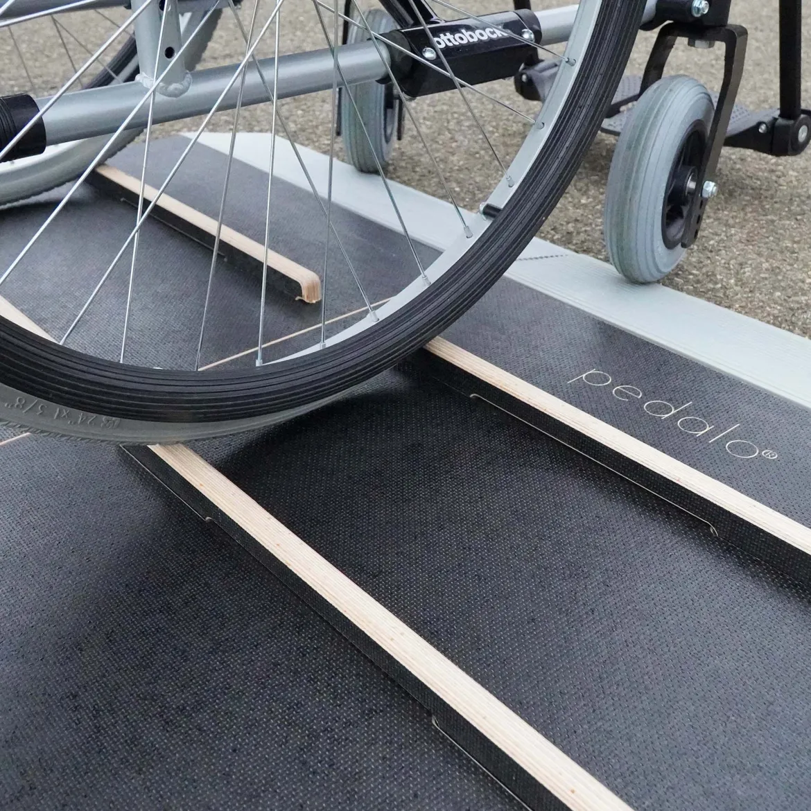 Pedalo® Rolli-Parcours Station Rüttelplatte, Übungsfahrbahn, ab 3 Jahre
