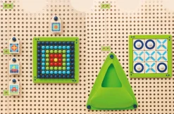 PLUG it Tic Tac Toe und Steckspiel Set, ab 3 Jahren