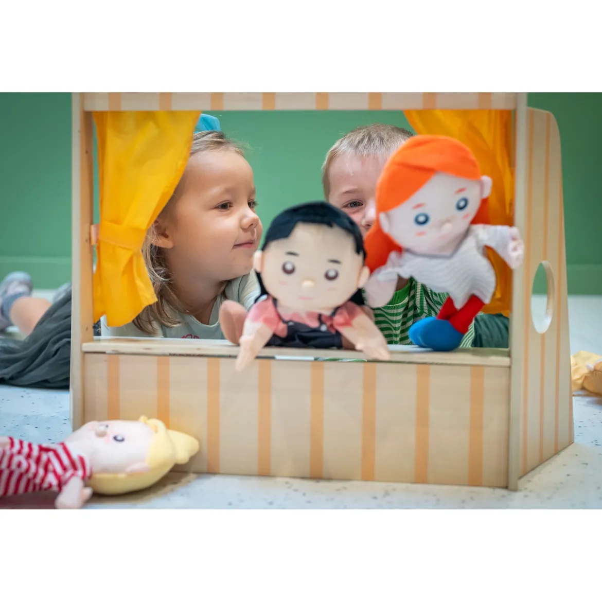 Puppentheater, Tischausführung, 63 x 24,5 x 45 cm