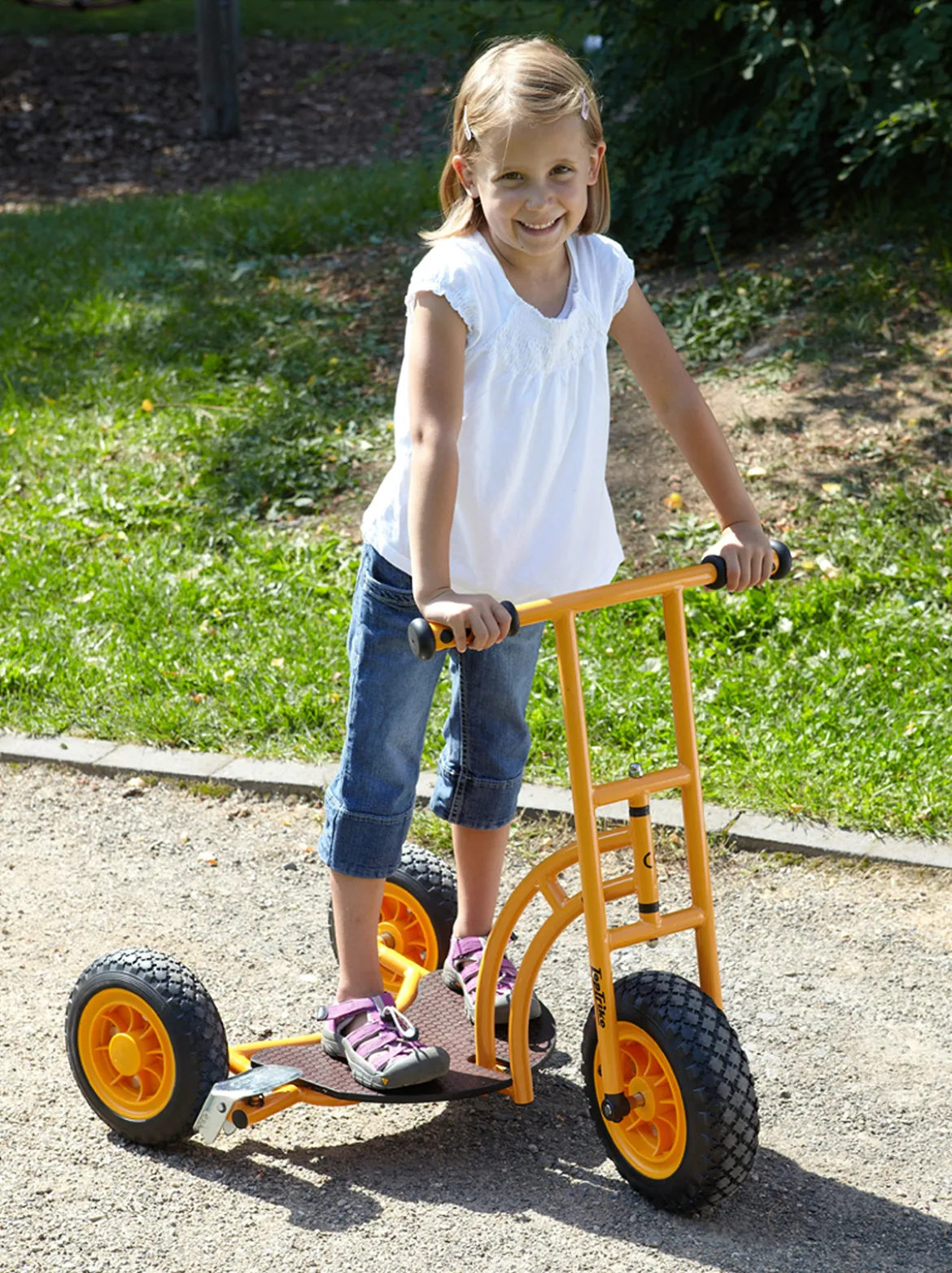 Roller klein (67 cm) mit drei Rädern, Bengy, orange, TopTrike Kinderfahrzeug