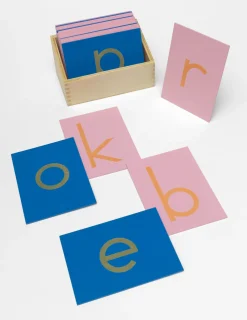 Sandpapierkleinbuchstaben Druckschrift