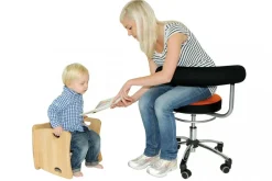 Sanus®-Gesundheitsstuhl 42-51 cm mit höhenverstellbarer Lehne, Kunstleder rot/schwarz, mit Bürorollen