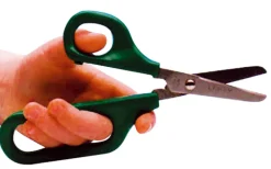 Schere mit großer und kleiner Fingerhalterung grün