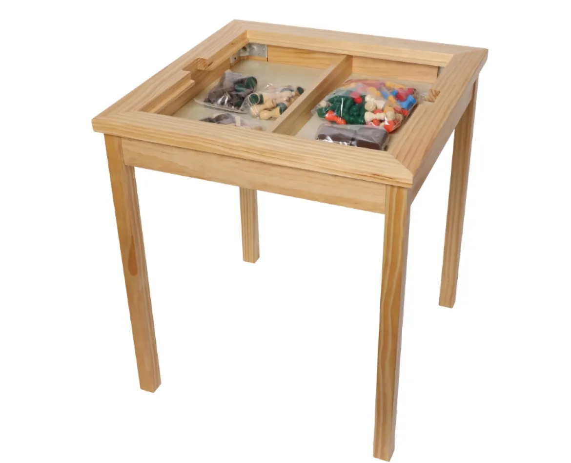 Spieltisch mit 5 Spielen, inkl. Spielfiguren