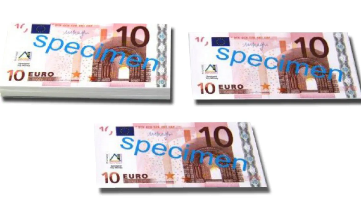 100 Stück Euro-Scheine Spielgeld zu 10 Euro