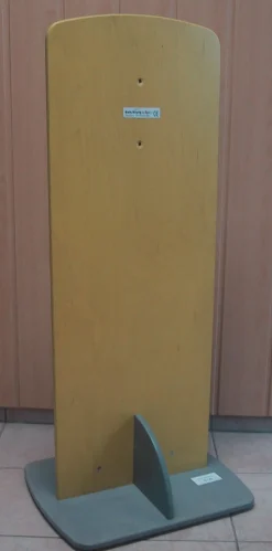 Ständer für Wandspiele