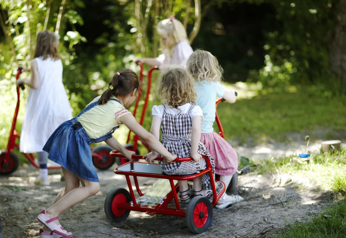 Winther Dreirad mit Sitzbank, Doppeltaxi, rot, 4-7 Jahre, VIKING Kinderfahrzeug