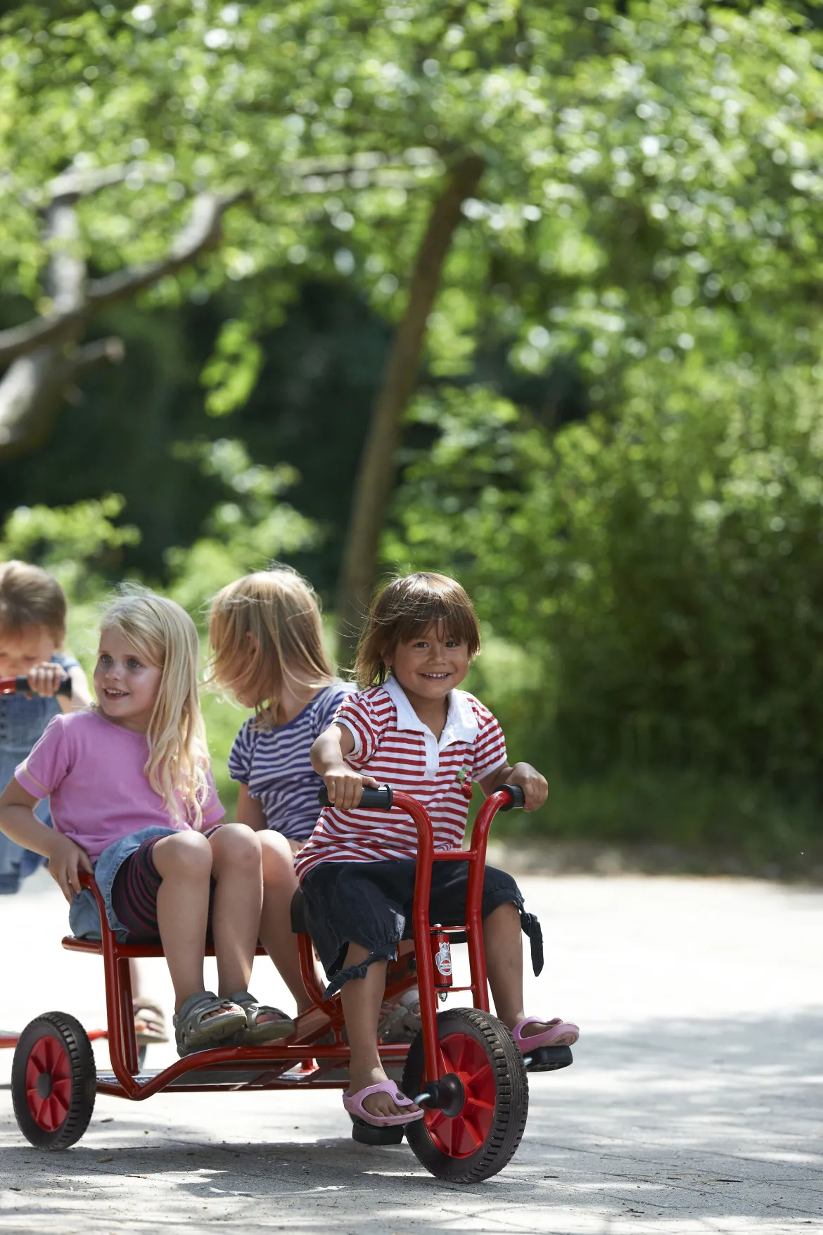 Winther Dreirad mit Sitzbank, Doppeltaxi, rot, 4-7 Jahre, VIKING Kinderfahrzeug