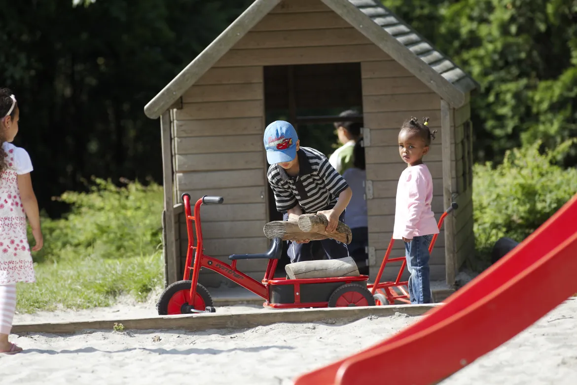 Winther Dreirad mit Transport-Wanne, Truck, rot, 4-7 Jahre, VIKING Kinderfahrzeug