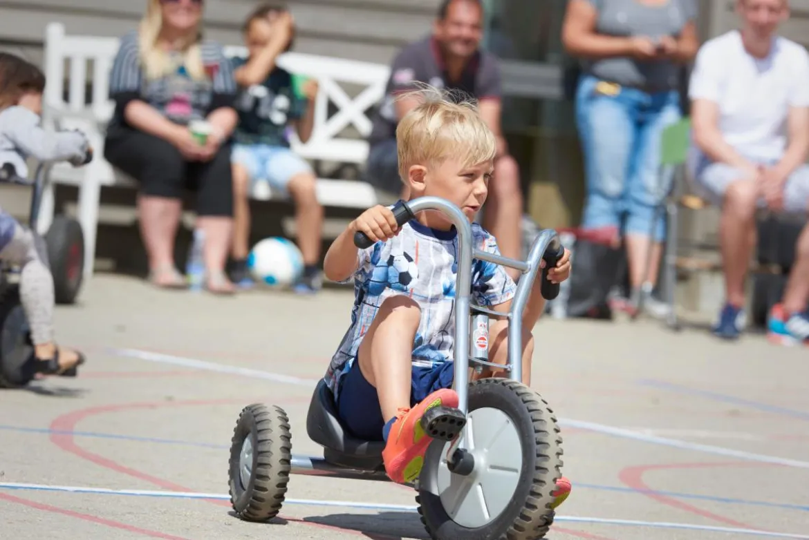 Winther Dreirad niedrig mit Schalensitz (63 cm), breite Reifen, silber, VIKING EXPLORER OFF-ROAD Kinderfahrzeug