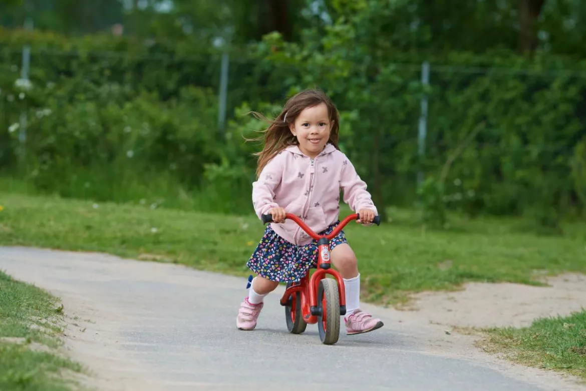 Winther Laufrad mit zwei Rädern und tiefem Einstieg, BikeRunner, rot, 2-4 Jahre, MINI VIKING Kinderfahrzeug