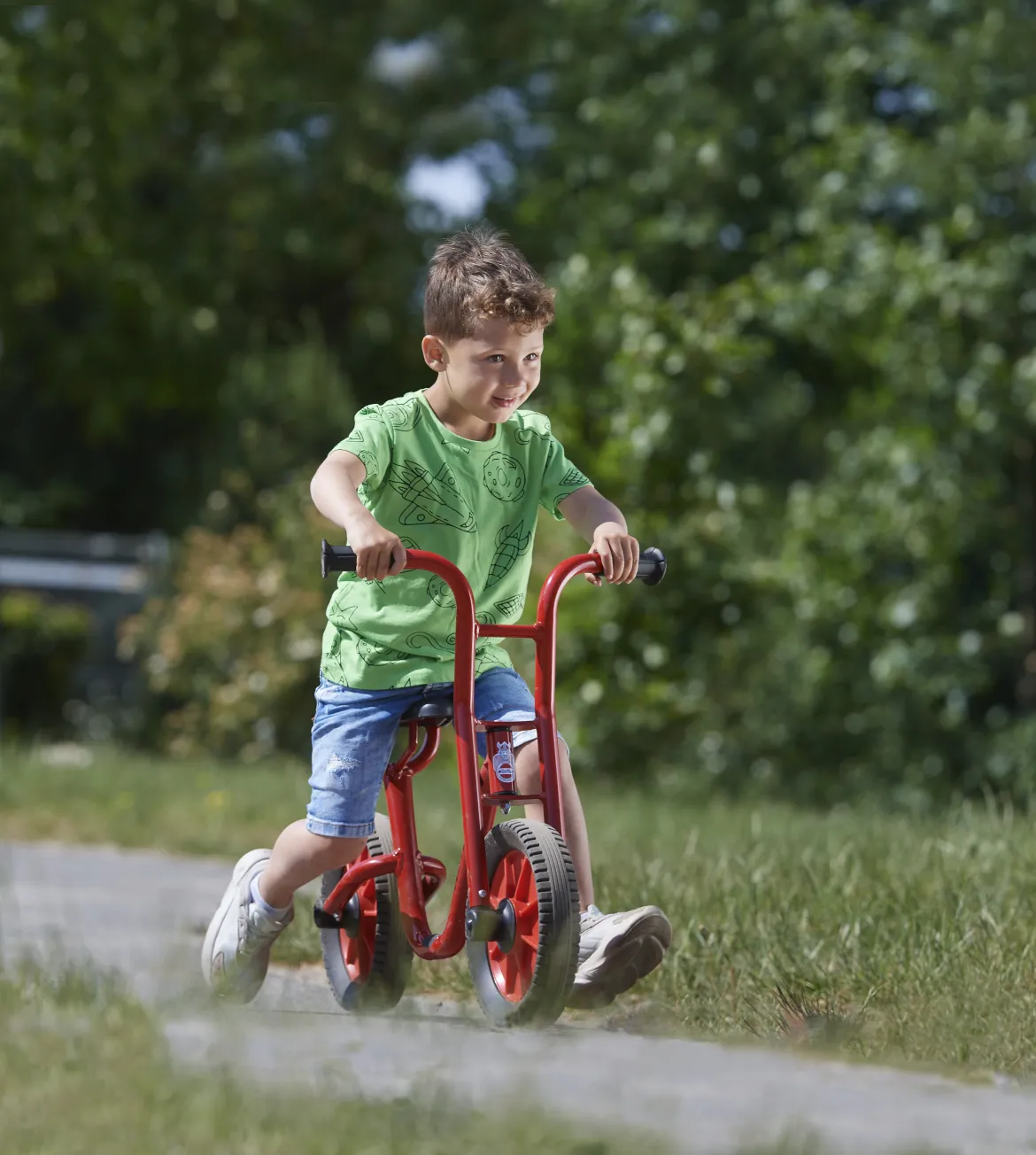 Winther Laufrad mit zwei Rädern und tiefem Einstieg, BikeRunner, rot, 4-7 Jahre, VIKING Kinderfahrzeug
