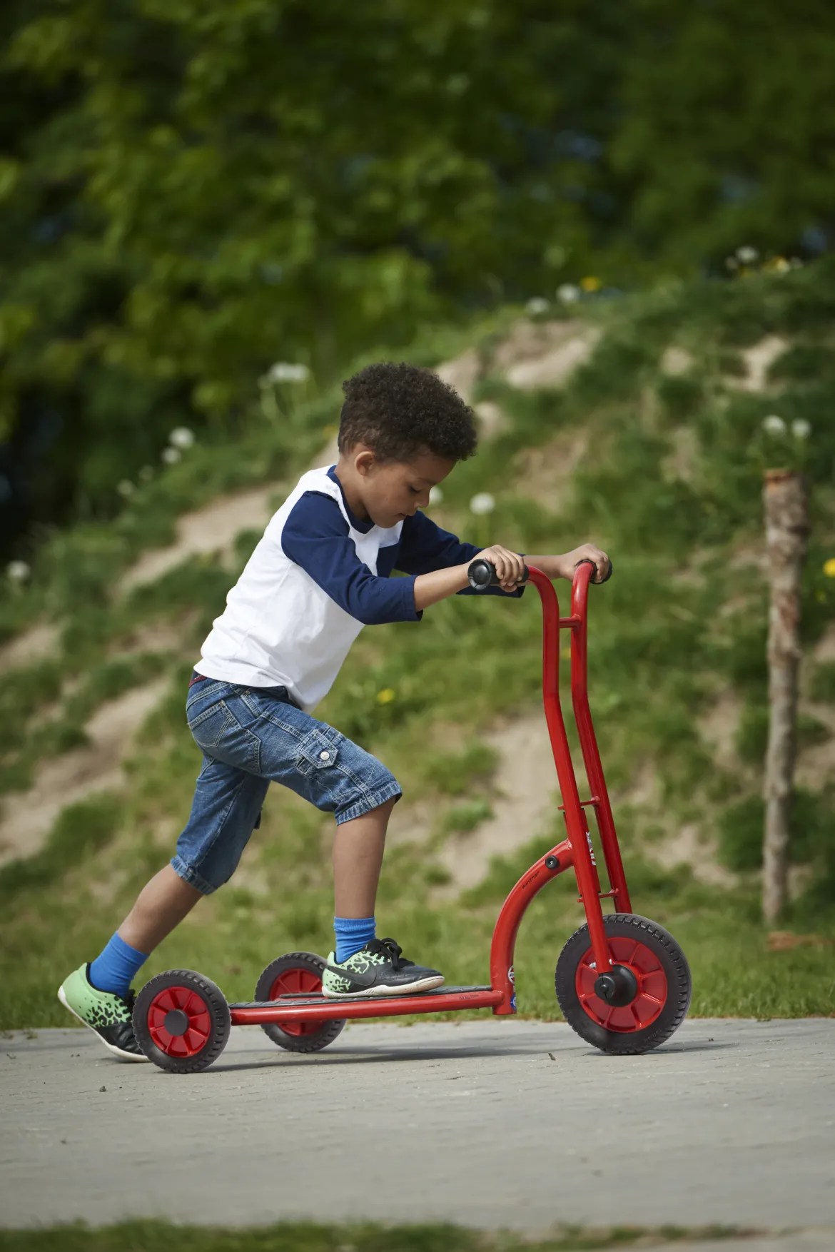Winther Roller mit drei Rädern (78 cm), Safety, rot, 6-10 Jahre, VIKING Kinderfahrzeug