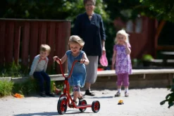 Winther Roller mit zwei Hinterrädern, rot, 2-4 Jahre, MINI VIKING Kinderfahrzeug