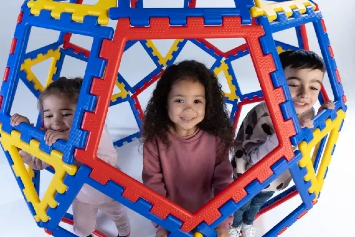 XL-Steckbausteine, XL Polydron Geo Dome, Kuppel, 62 Teile, aus Recyclingkunststoff, für Kinder