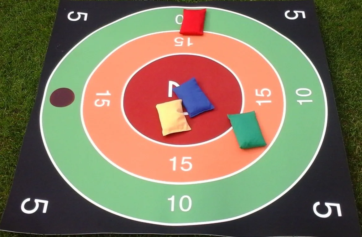 Zielwerfen, Spielteppich inkl. Zubehör